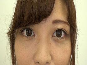 素人娘の全裸図鑑17　今時の女の子12名が恥らいながら脱衣していく様子をじっくり撮影した、変態紳士のためのヘアヌードコレクション　サンプル画像06